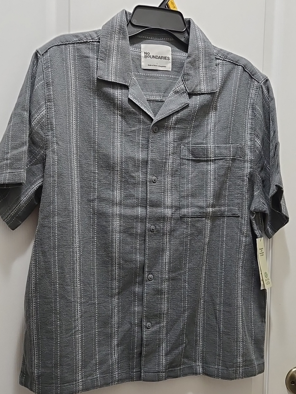 No Boundaries Men's Gray Short-Sleeve Button-Up Shirt